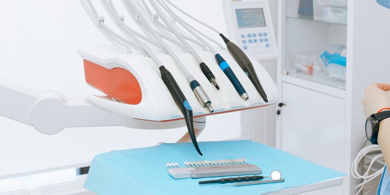 implantolosko-zdravljenje-zob
